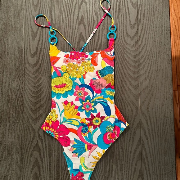 Trina Turk  Swim- New 🌴🌴🌴 - Picture 2 of 7